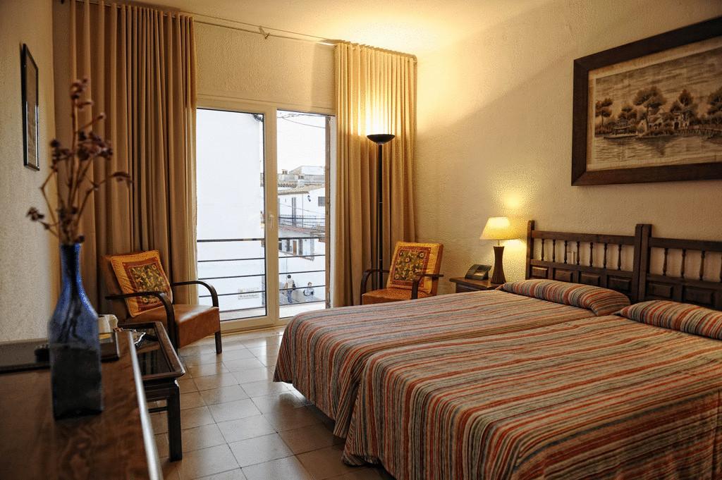Hostal Residencia Catalina Palamós Quarto foto